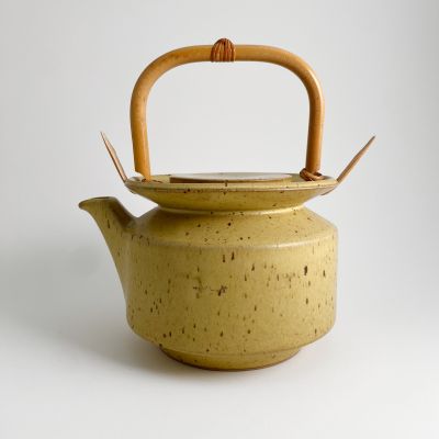 French ceramic teapot from Taizé Daniel de Montmollin_0