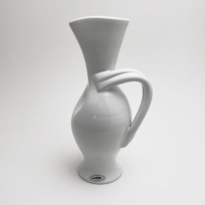 White ceramic vase by Margrit Linck_0
