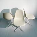 Five vintage fiberglass chairs design Charles Eames with Lafonda bases_5