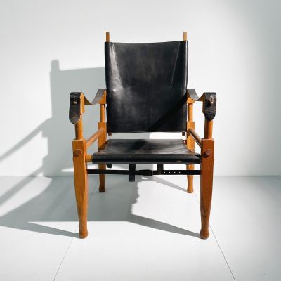 Safari chair design by W. Kienzle, black leather and wood_0