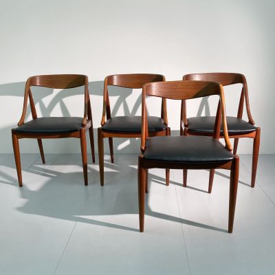 Set of 4 teak chairs by Johannes Andersen_0