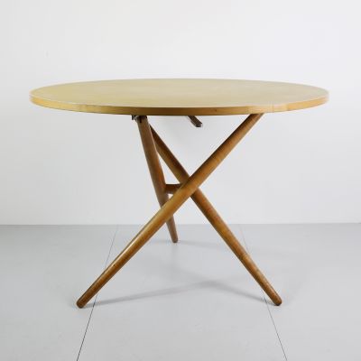 Ess Tee Tisch J&uuml;rg Bally for Wohnhilfe Switzerland_0